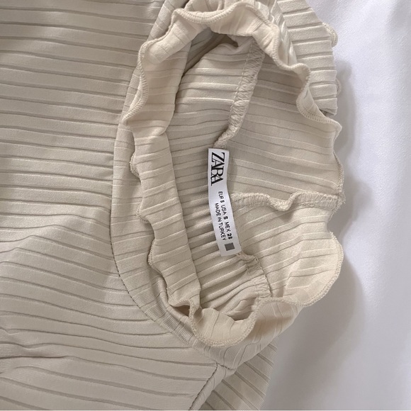 Zara Ribbed Top With Ruffled Neck & Sleeves - Picture 3 of 4